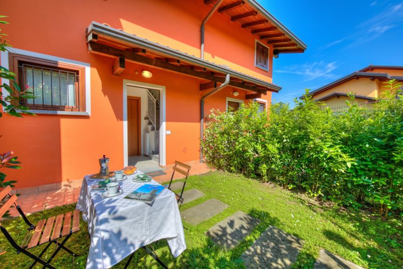 Cottage del Lago: Lake Maggiore Villa with Shared Pool