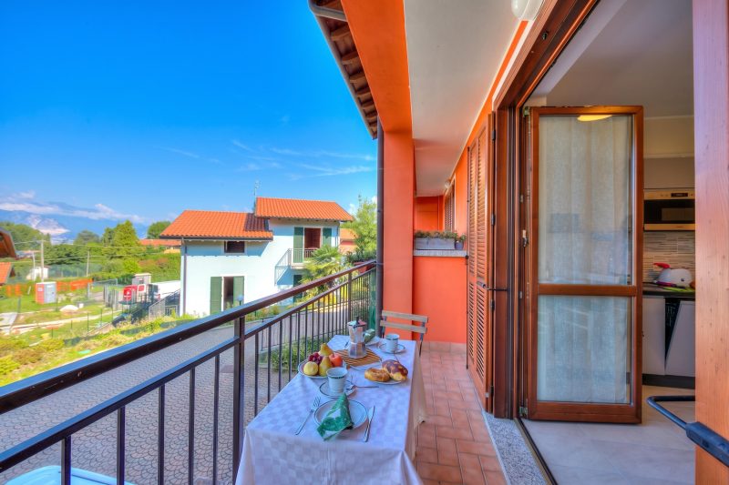 Cottage del Lago: Lake Maggiore Villa with Shared Pool