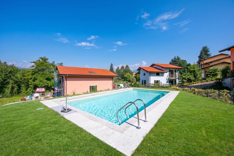 Cottage del Lago: Lake Maggiore Villa with Shared Pool