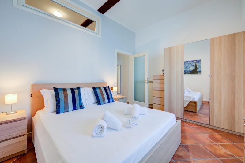 Il Nido Del Cigno, Arona Lakefront Apartment with Terrace and A/C
