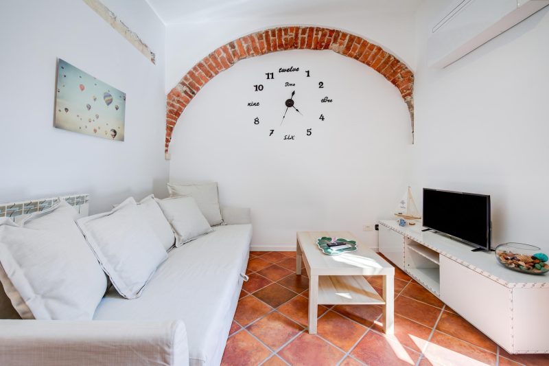 Il Nido Del Cigno, Arona Lakefront Apartment with Terrace and A/C