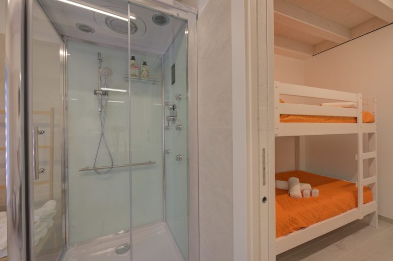 Tulipano Apt - Palazzo Palermo 1817 A/C, 2BR, Sleeps 4
