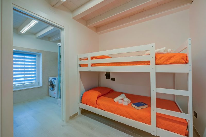 Tulipano Apt - Palazzo Palermo 1817 A/C, 2BR, Sleeps 4