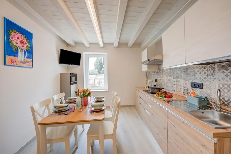 Tulipano Apt - Palazzo Palermo 1817 A/C, 2BR, Sleeps 4