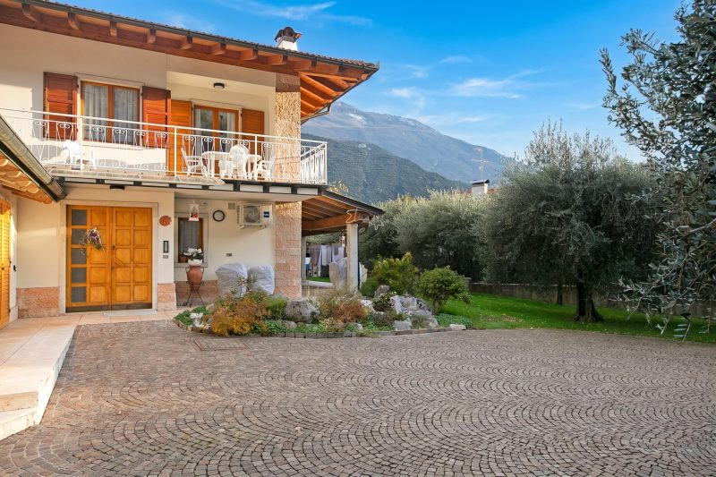 AlbaDros Olive Nest - Terrace, Balcony & Garden