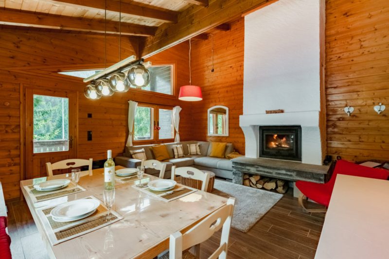 Chalet Soleada with Fireplace and Terrace for 5