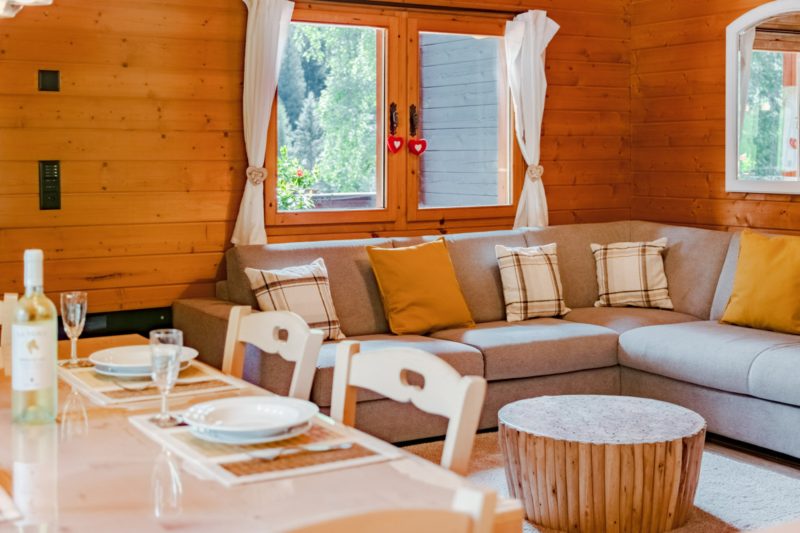 Chalet Soleada with Fireplace and Terrace for 5