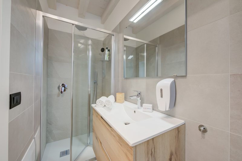 Ulivo Apt - Palazzo Palermo 1817 A/C, 2BR Sleeps 5