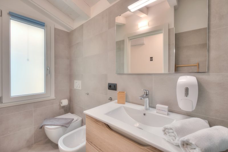 Ulivo Apt - Palazzo Palermo 1817 A/C, 2BR Sleeps 5