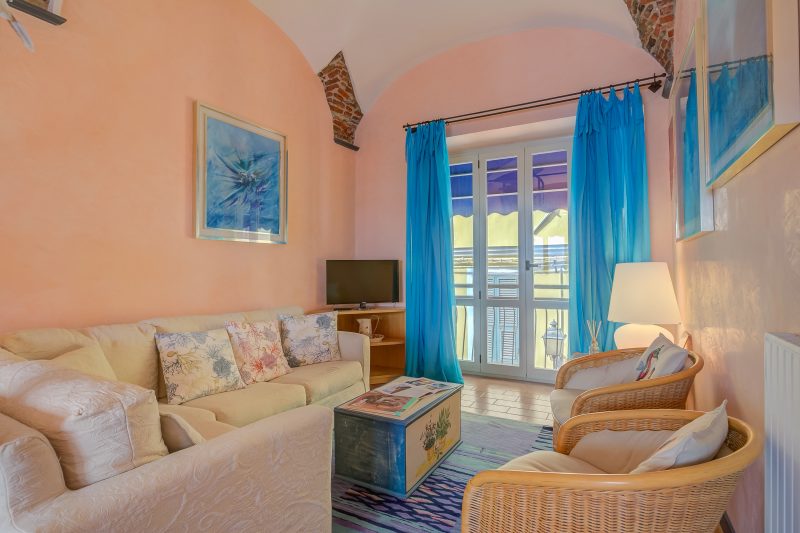 Il Bijou Di Rossella - Beach Front Duplex with Balcony