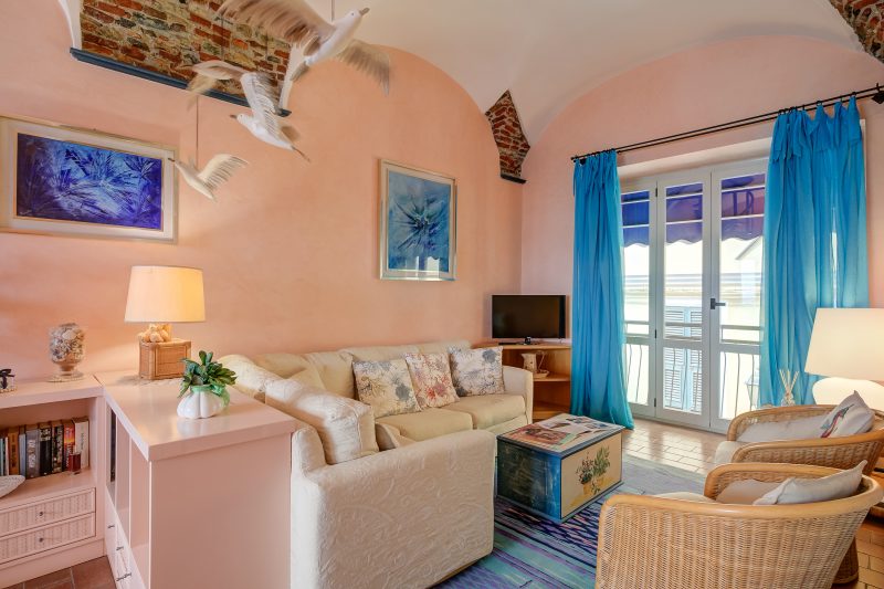 Il Bijou Di Rossella - Beach Front Duplex with Balcony