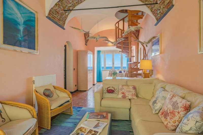Il Bijou Di Rossella - Beach Front Duplex with Balcony