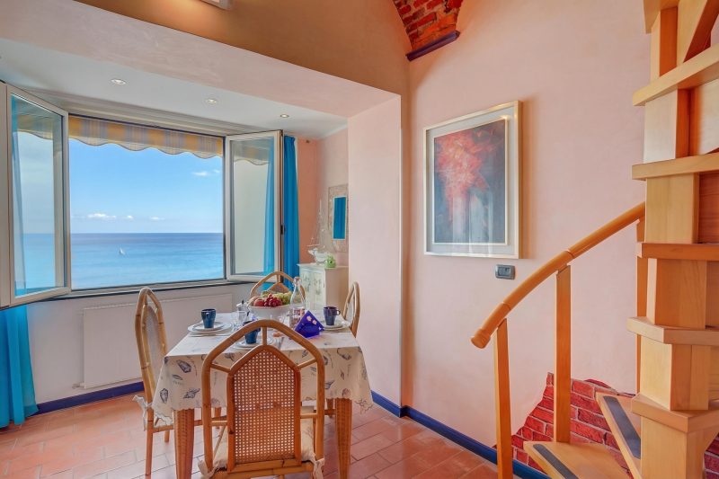 Il Bijou Di Rossella - Beach Front Duplex with Balcony