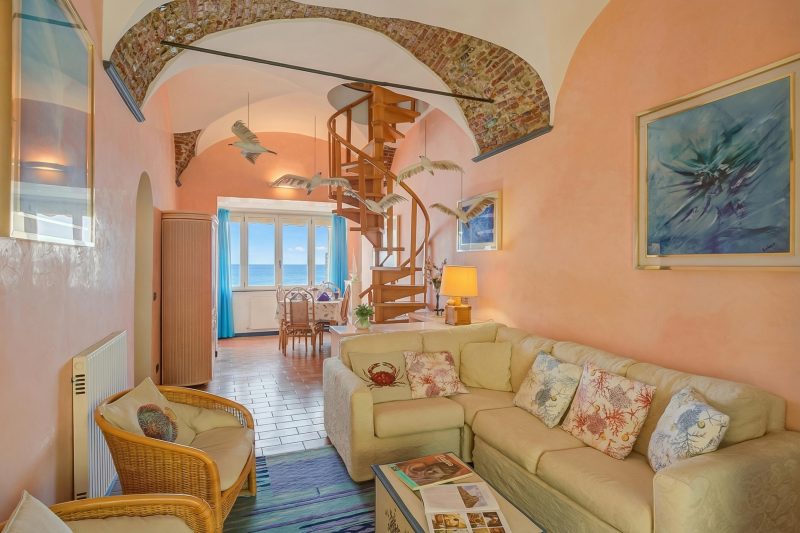 Il Bijou Di Rossella - Beach Front Duplex with Balcony