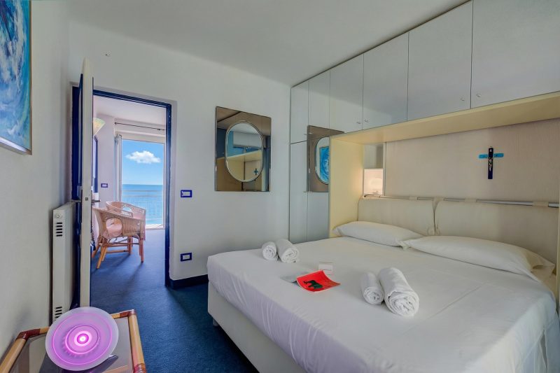Il Bijou Di Rossella - Beach Front Duplex with Balcony
