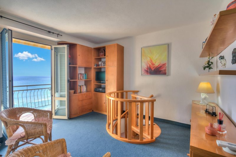 Il Bijou Di Rossella - Beach Front Duplex with Balcony