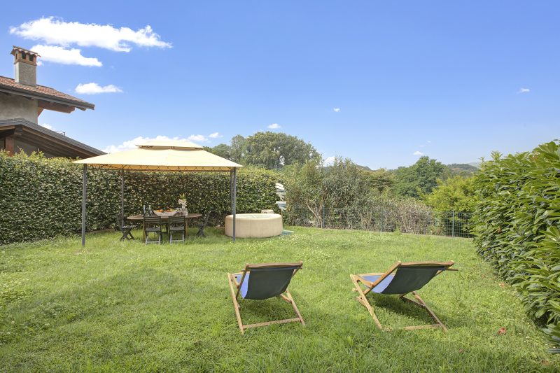 La Luna nel Lago - Lake View Garden & Outdoor whirpool
