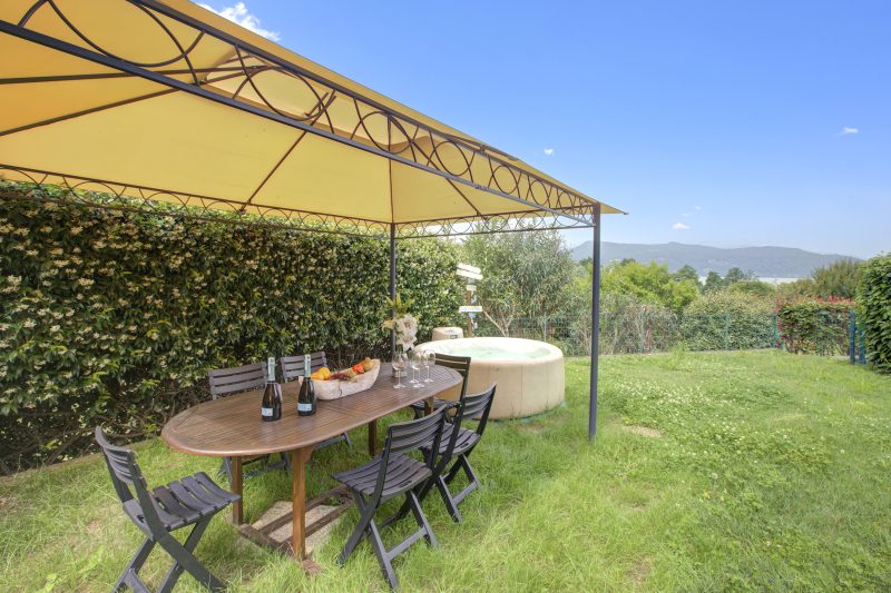 La Luna nel Lago - Lake View Garden & Outdoor whirpool