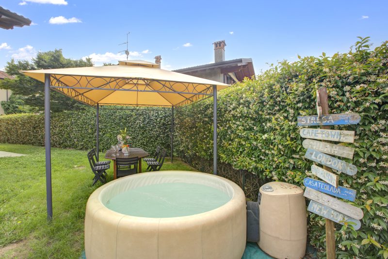 La Luna nel Lago - Lake View Garden & Outdoor whirpool