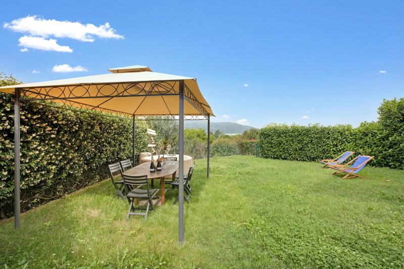 La Luna nel Lago - Lake View Garden & Outdoor whirpool