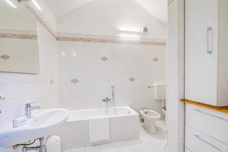 France Apartment with Garden, Pool & Tennis