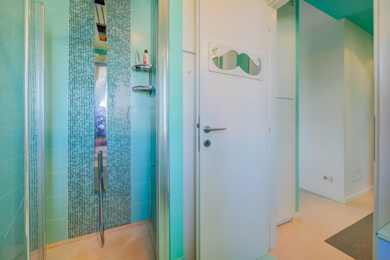 Green Tiffany Apartment: Pool, Tennis, Balcony