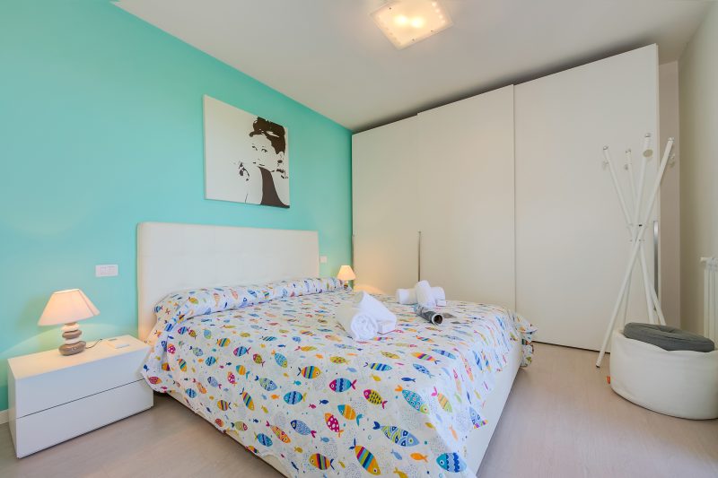 Green Tiffany Apartment: Pool, Tennis, Balcony