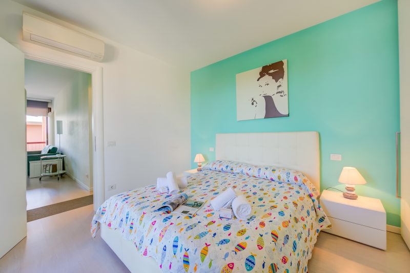 Green Tiffany Apartment: Pool, Tennis, Balcony