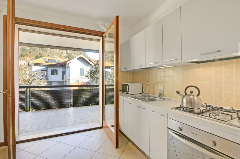 Magnolia: Laveno Centre 2BR with Terrace