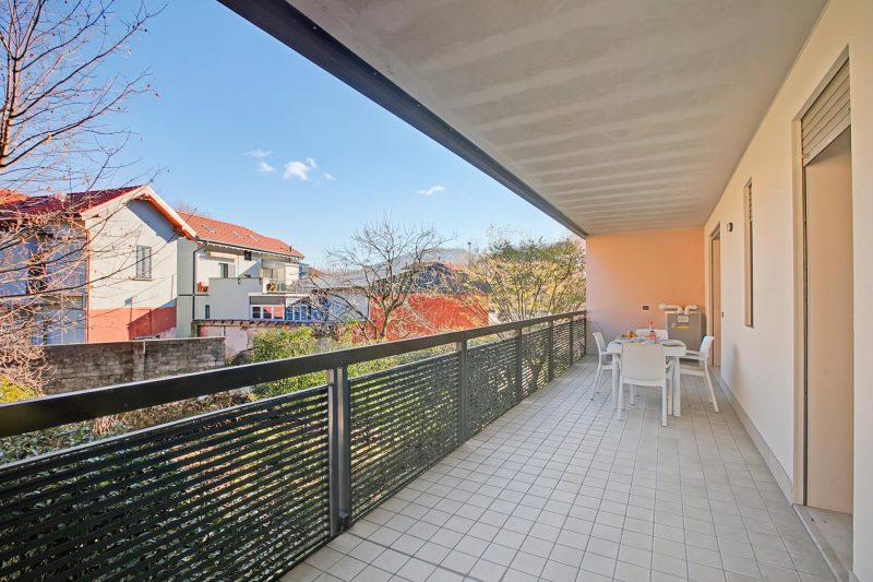 Magnolia: Laveno Centre 2BR with Terrace