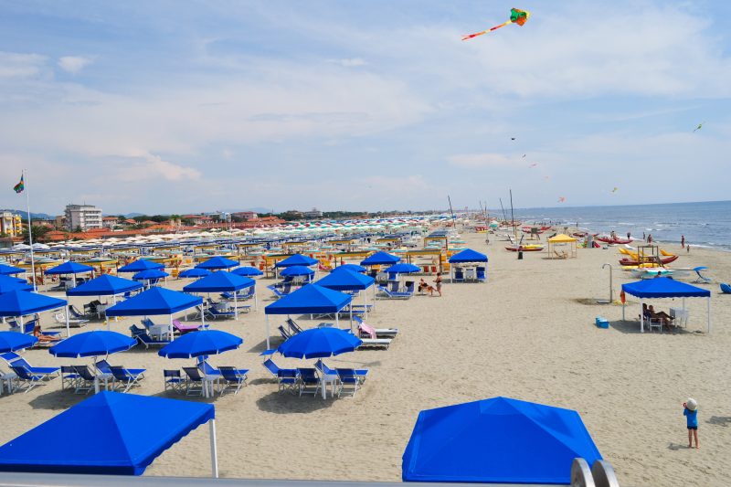 Bedo House - Beachfront Sea View Apartment in Follonica
