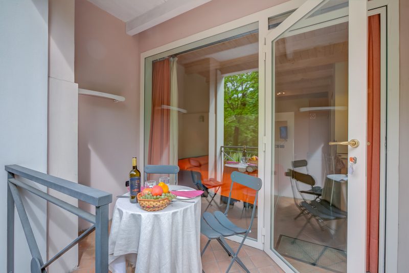 Orange Apartment Desenzano with Wi-fi & Balcony