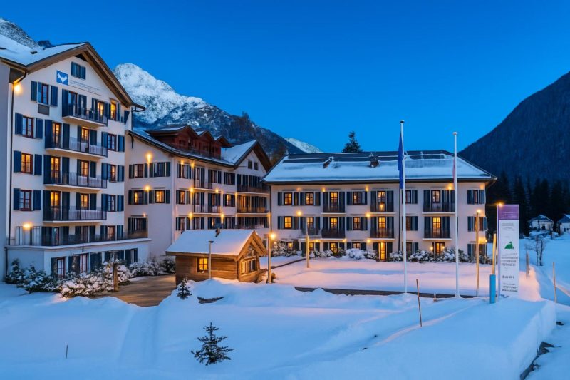 V Loriaz 13: Beside Ski Lift; Pool, Sauna & Gym