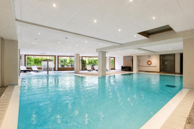 V Loriaz 13: Beside Ski Lift; Pool, Sauna & Gym