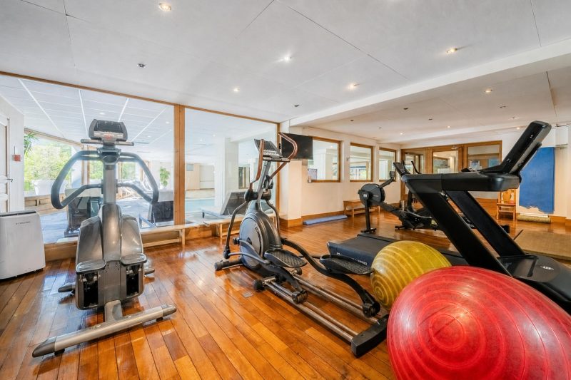 V Balme 13: Beside Ski Lift; Pool, Sauna & Gym
