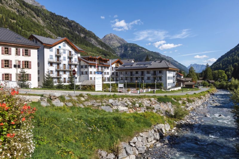 V Balme 13: Beside Ski Lift; Pool, Sauna & Gym