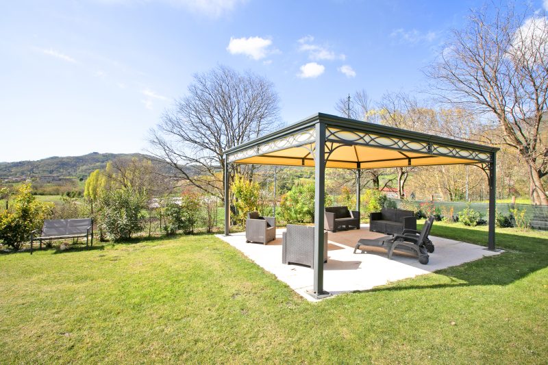 Ricomilla-Ulivo -Balcony, Garden & Privat