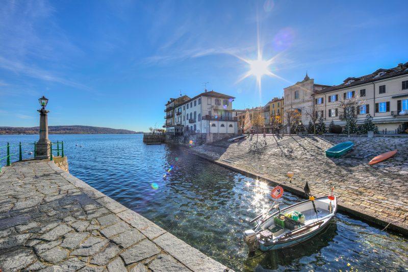 Incanto Sul Lago: Arona Lakefront Apartment with A/C