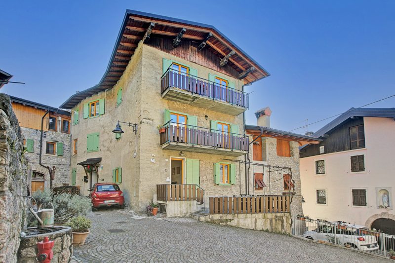 Villa Pastoedo Ap. Giallo - Terrace & Mountain Views