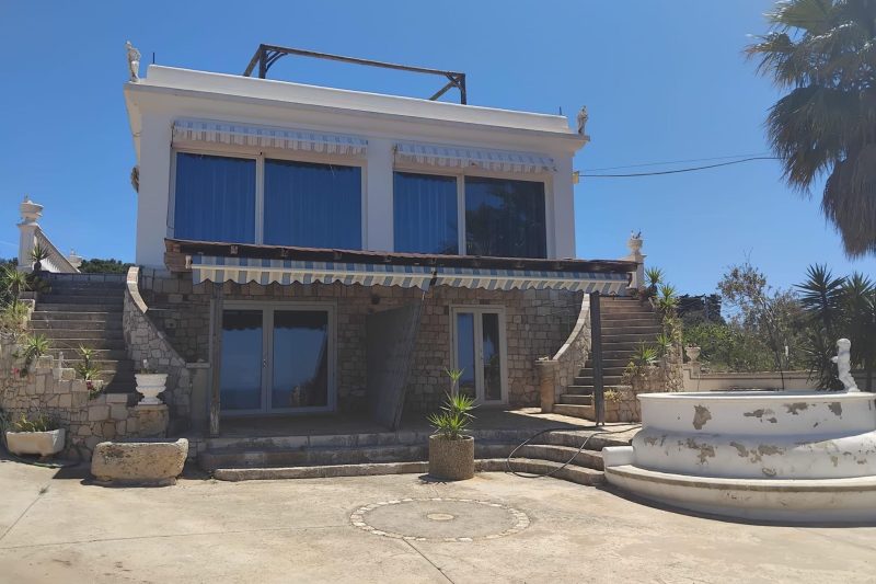 Villa Felloniche Sea-View Apartment with Parking