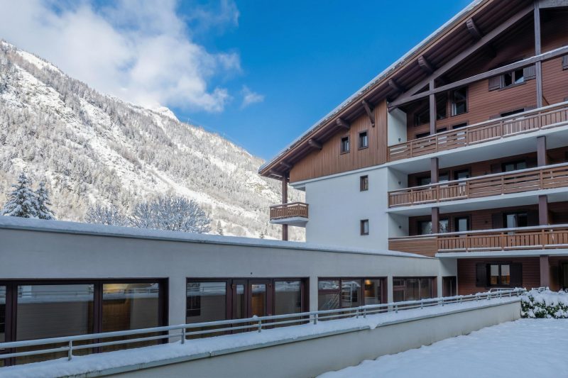 l'Ours Bleu C11 Ski-In at Vallorcine| Shared Pool, Gym & Wellness
