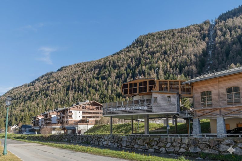 l'Ours Bleu B13 Ski-In at Vallorcine| Shared Pool, Gym & Wellness