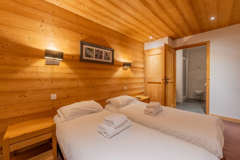 l'Ours Bleu C11 Ski-In at Vallorcine| Shared Pool, Gym & Wellness