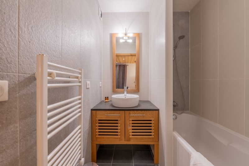 l'Ours Bleu C11 Ski-In at Vallorcine| Shared Pool, Gym & Wellness