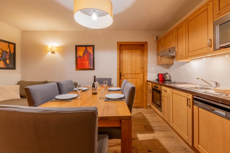 l'Ours Bleu C11 Ski-In at Vallorcine| Shared Pool, Gym & Wellness