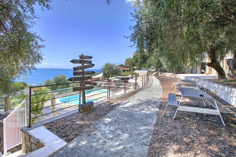 Boutique Pool Apt. Balzi Rossi - Roma 3