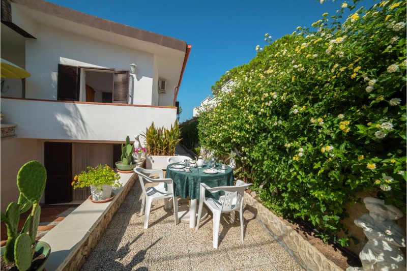Villa Calò 1 with Garden, 200 meters from Sea
