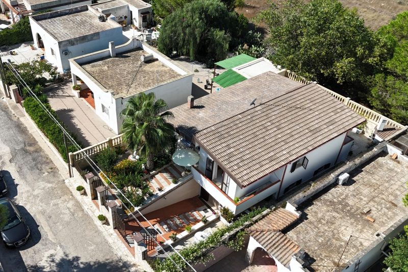 Villa Calò 1 with Garden, 200 meters from Sea