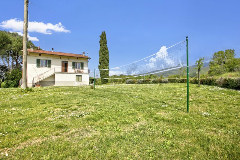 Tuscan Country House with Private Garden for 6