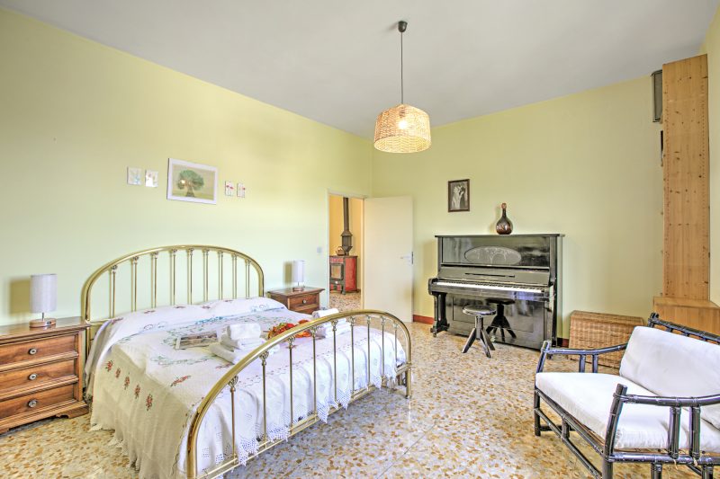 Tuscan Country House with Private Garden for 4